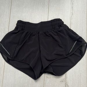 Lululemon Hotty Hot Shorts 2.5”